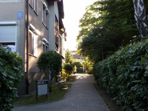 otoczenie budynku, wyjście na promenadę