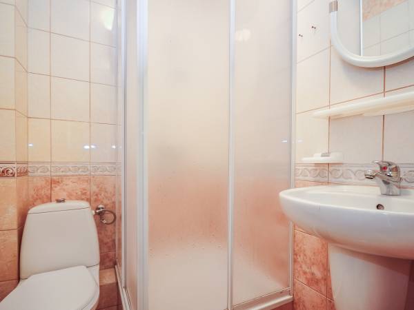 łazienki pok. 12, 13, 14