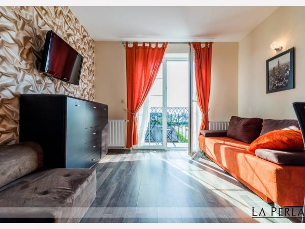 APARTAMENT BURSZTYN II