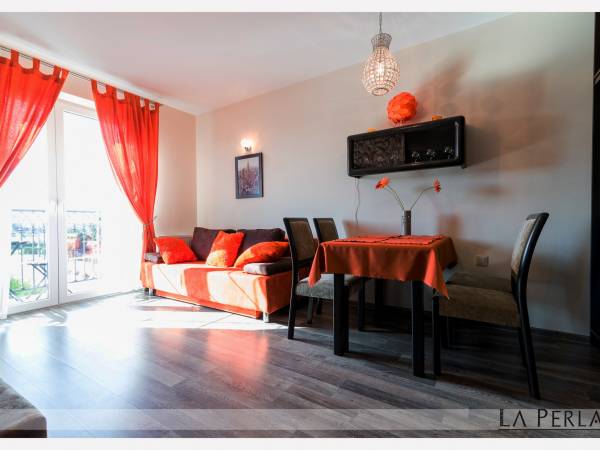 APARTAMENT BURSZTYN II