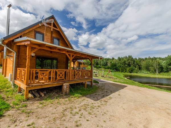 Domki nad jeziorem Ołów z własnym stawem 