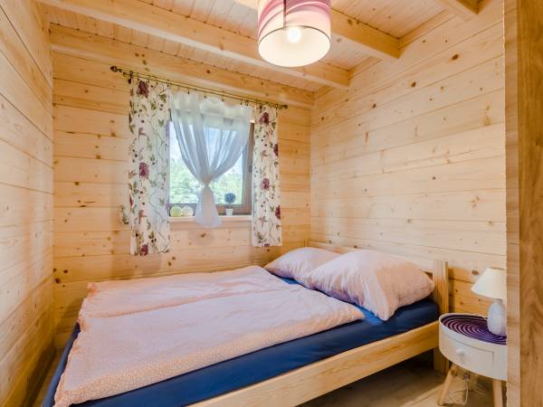 Domki nad jeziorem Ołów z własnym stawem 