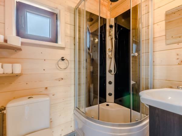 Domki nad jeziorem Ołów z własnym stawem 