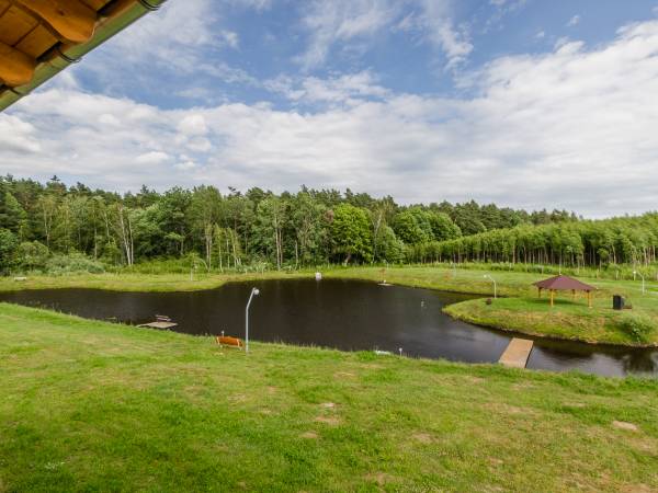 Domki nad jeziorem Ołów z własnym stawem 