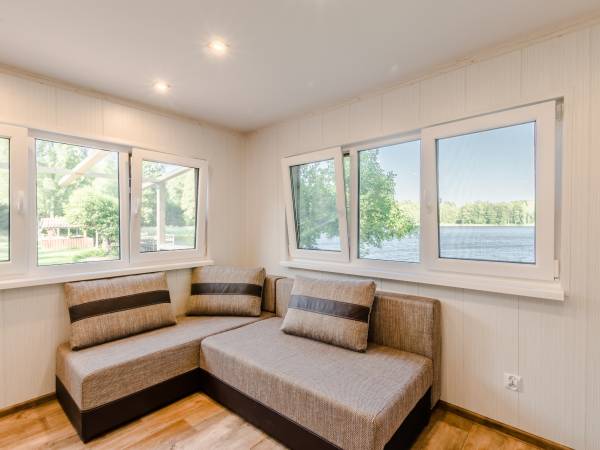 Domek 4 osobowy z widokiem na jezioro nr 2 i nr 3