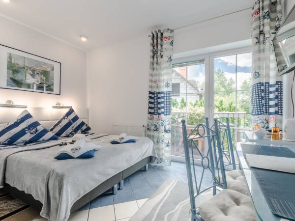 2 z łóżkiem małż.160x200 cm, Wi-Fi, LCD-SAT-TV, lodówką, czajnikiem,filiżankami,suszarką