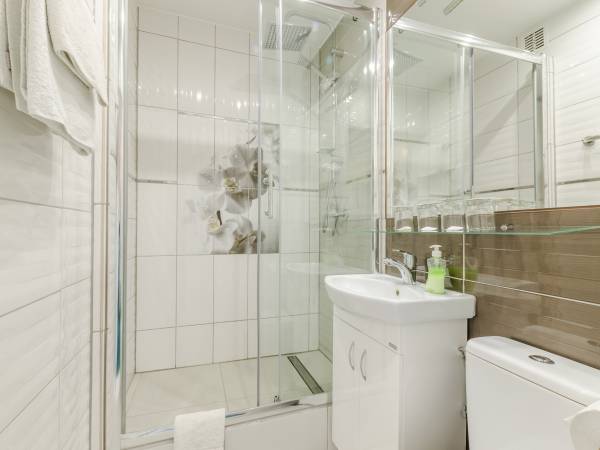 Łazienka w pokoju studio ( nr 5)