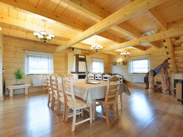 Dom Świerkowy salon z bilardem