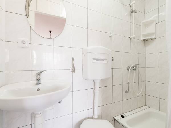 łazienka w pokoju 3-4 os.- pawilon