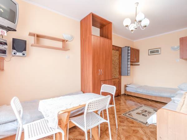 pokój 3-4 os. pierwsza kondygnacja-budynek I kond.