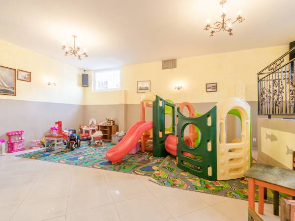 Świetlica ( plac zabaw dla dzieci)