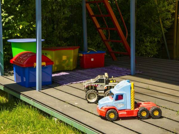 Zabawki do dyspozycji dzieci.