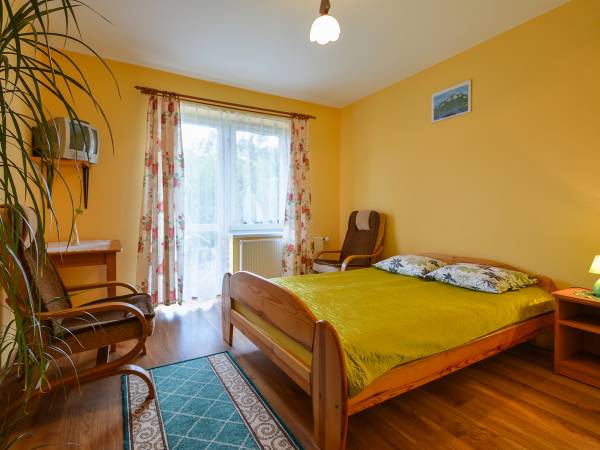 Pokój 2-osobowy wschód (łóżko małżeńskie)