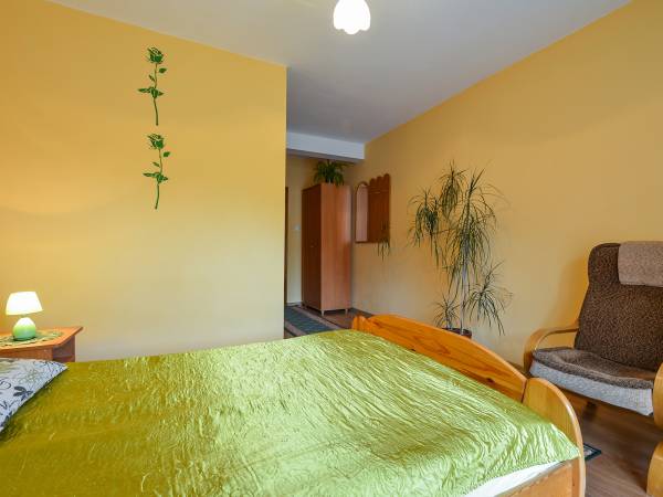 Pokój 2-osobowy wschód (łóżko małżeńskie)