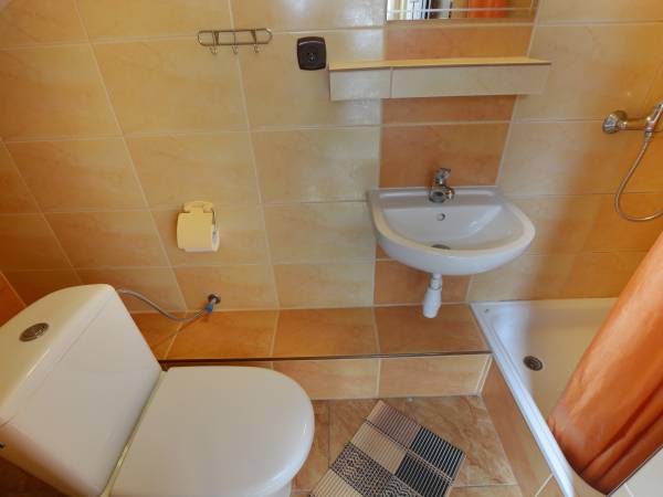 łazienka w pokoju 2os.