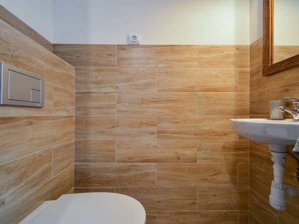 DOMEK CZERWONYWC NA PIĘTRZE